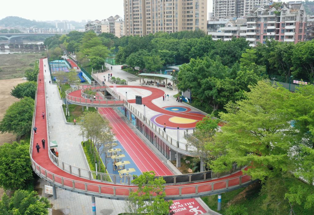 追光丨你运动的身影，是城市焕新的模样