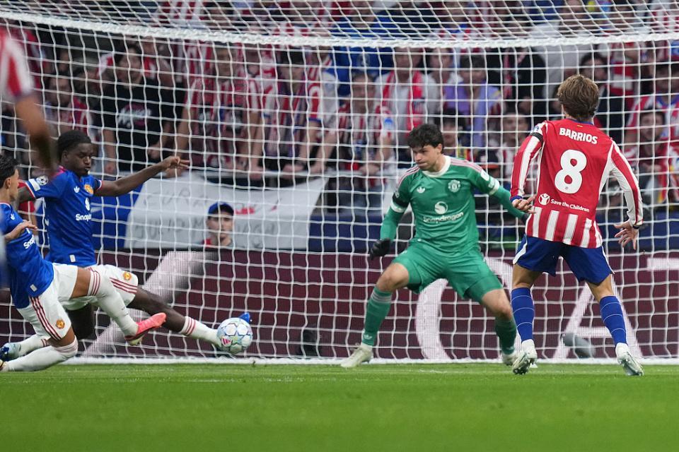 欧冠综述：马竞2-0十人曼联！巴萨4-1逆转 拜仁遭绝平 国米2连败